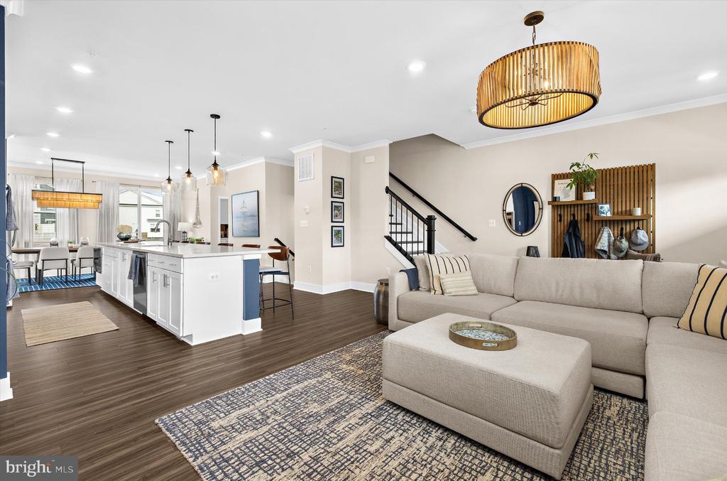 208 ANASTA TERRACE