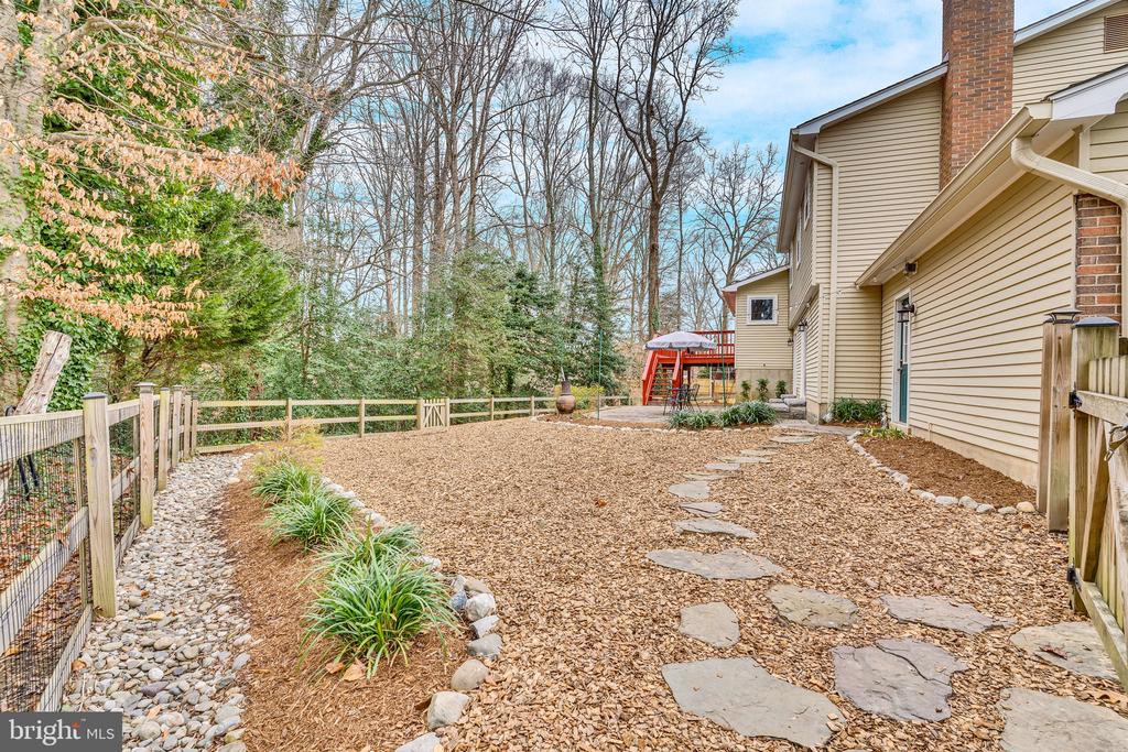 9811 Empire Ct
