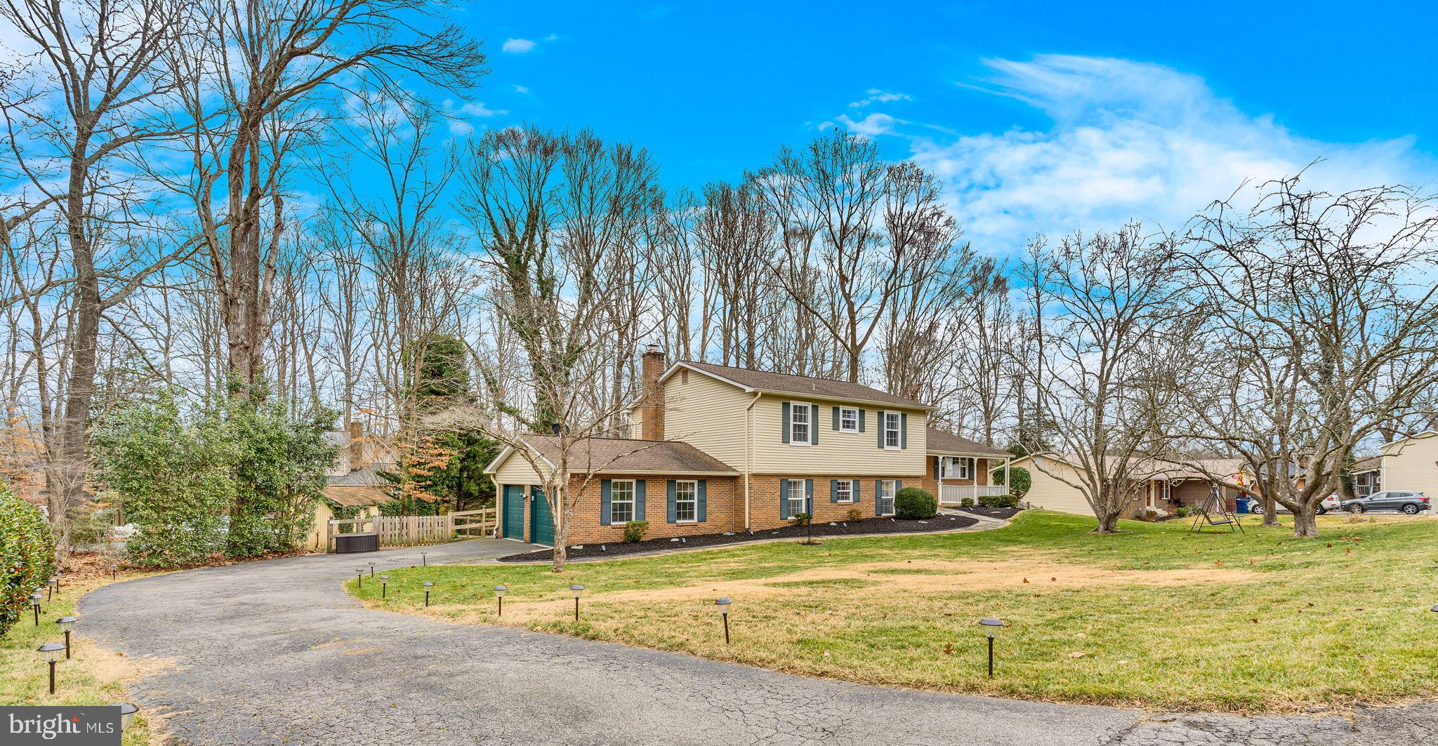 9811 Empire Ct