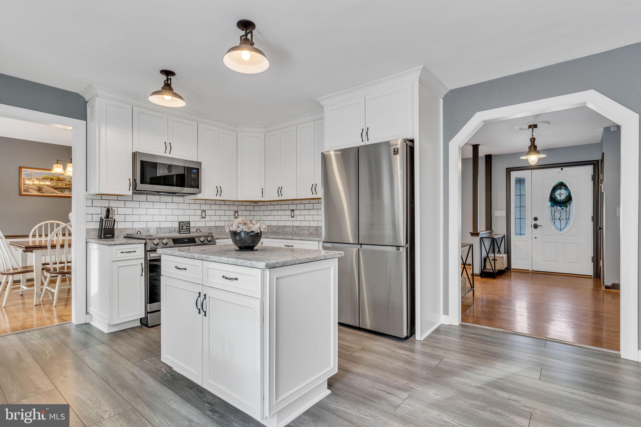 9811 Empire Ct