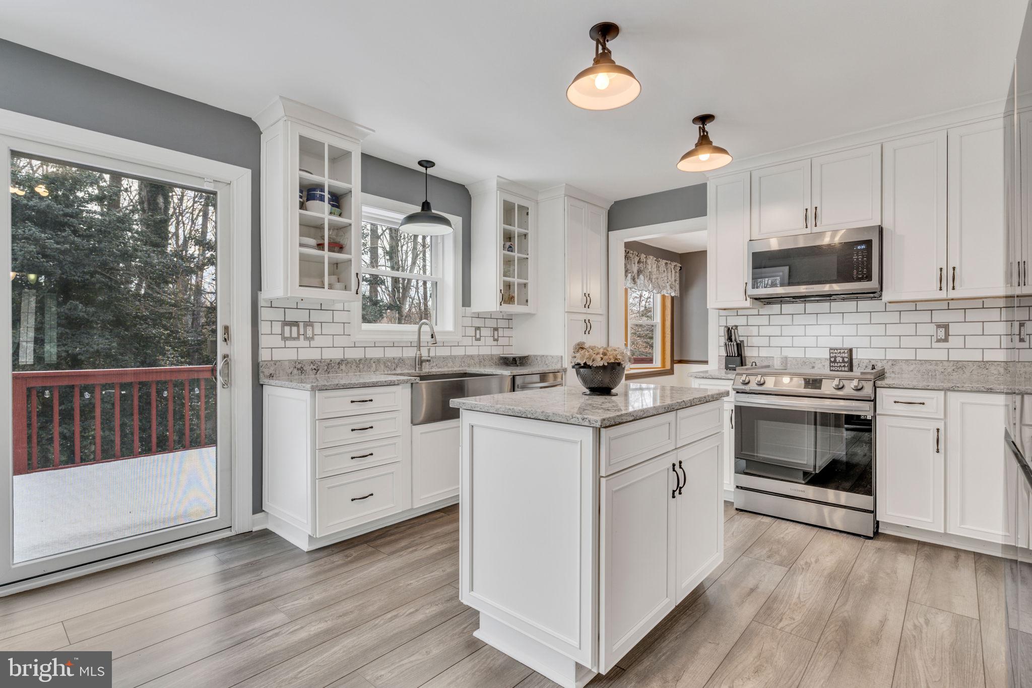 9811 Empire Ct