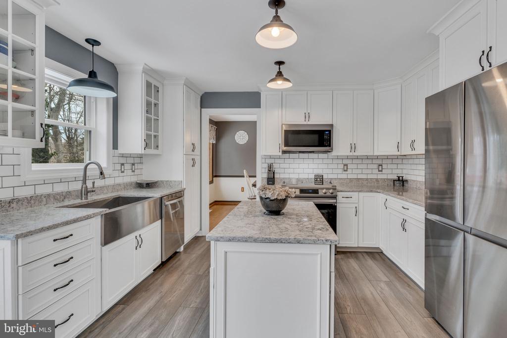 9811 Empire Ct