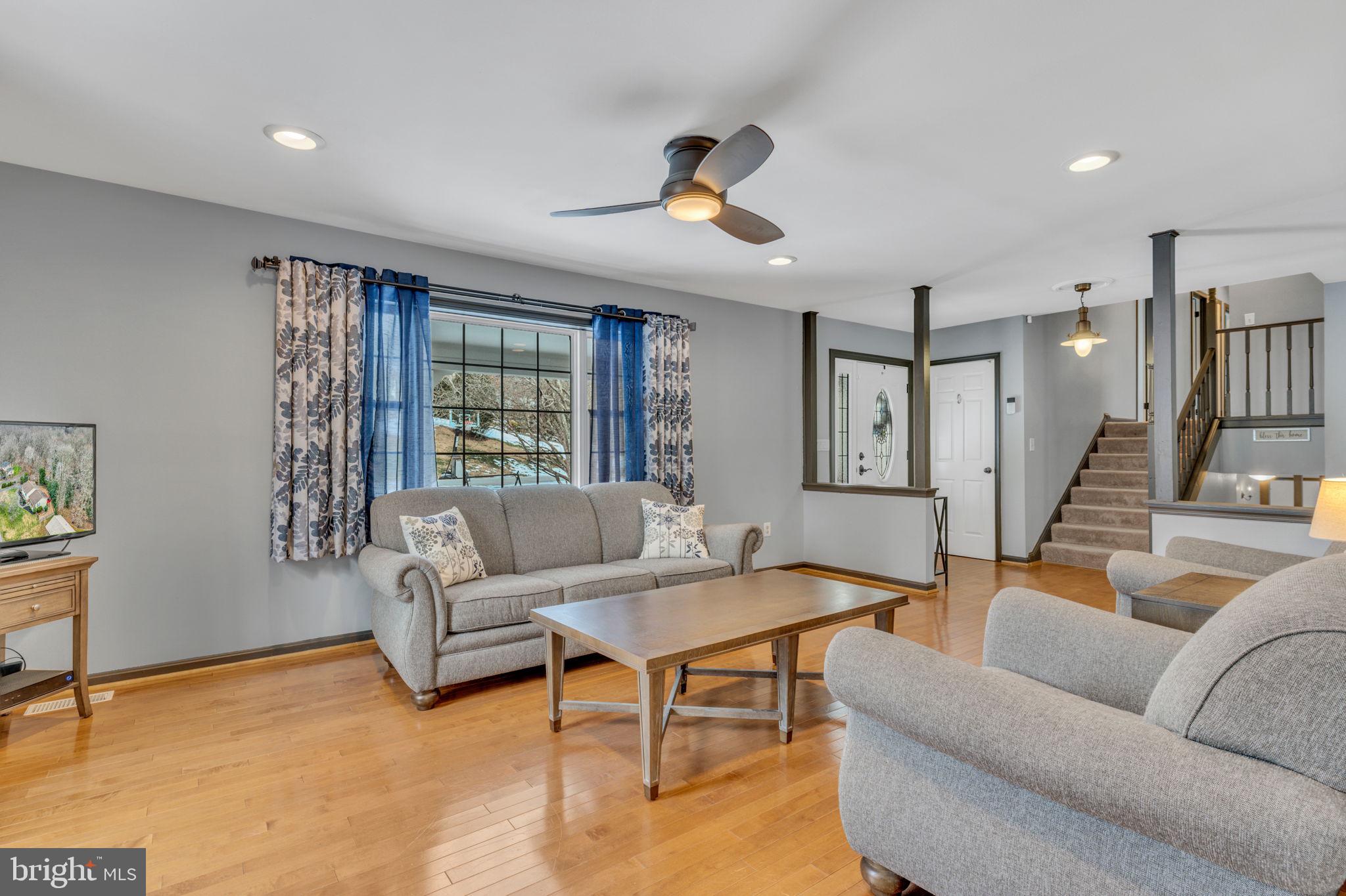 9811 Empire Ct