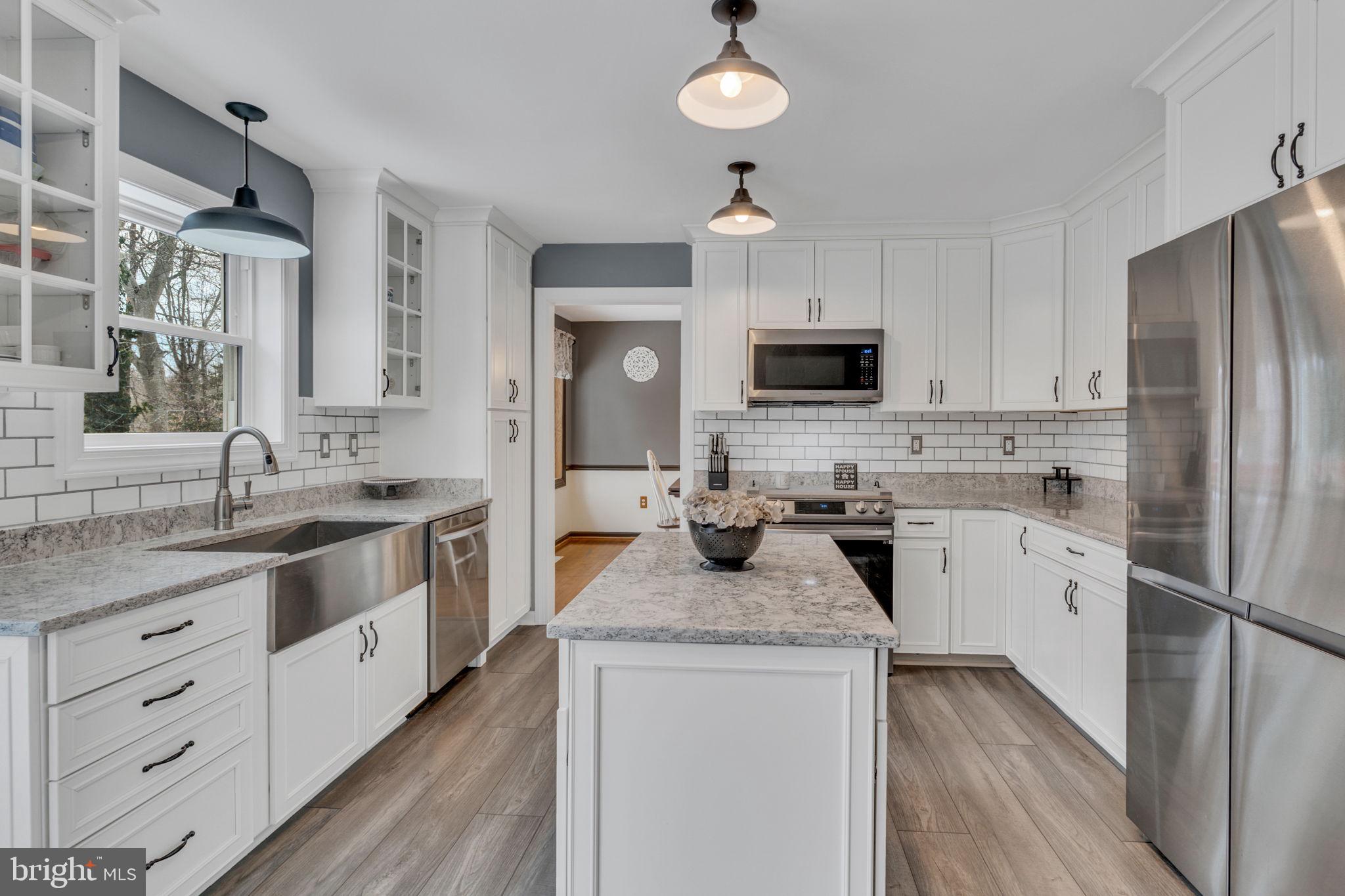 9811 Empire Ct