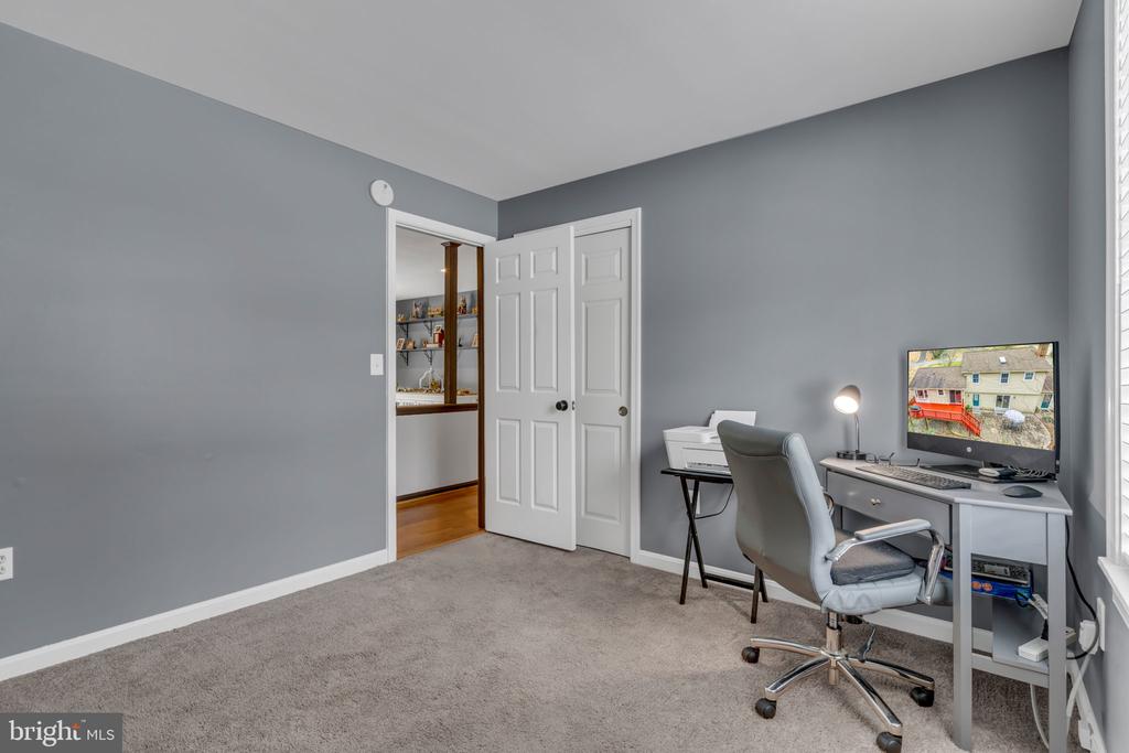 9811 Empire Ct