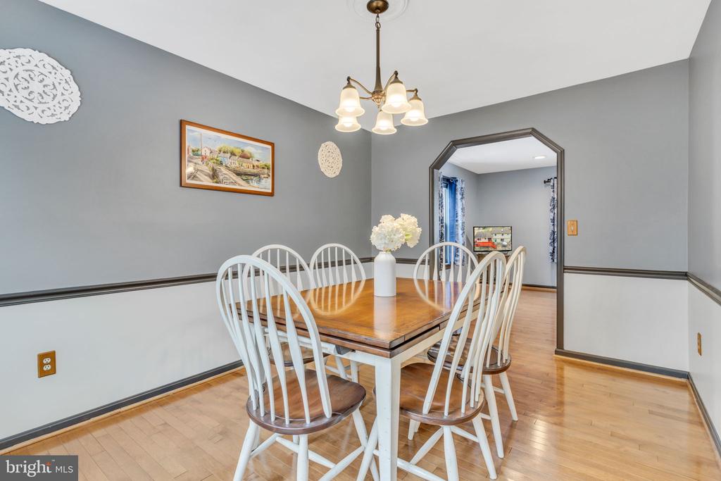 9811 Empire Ct