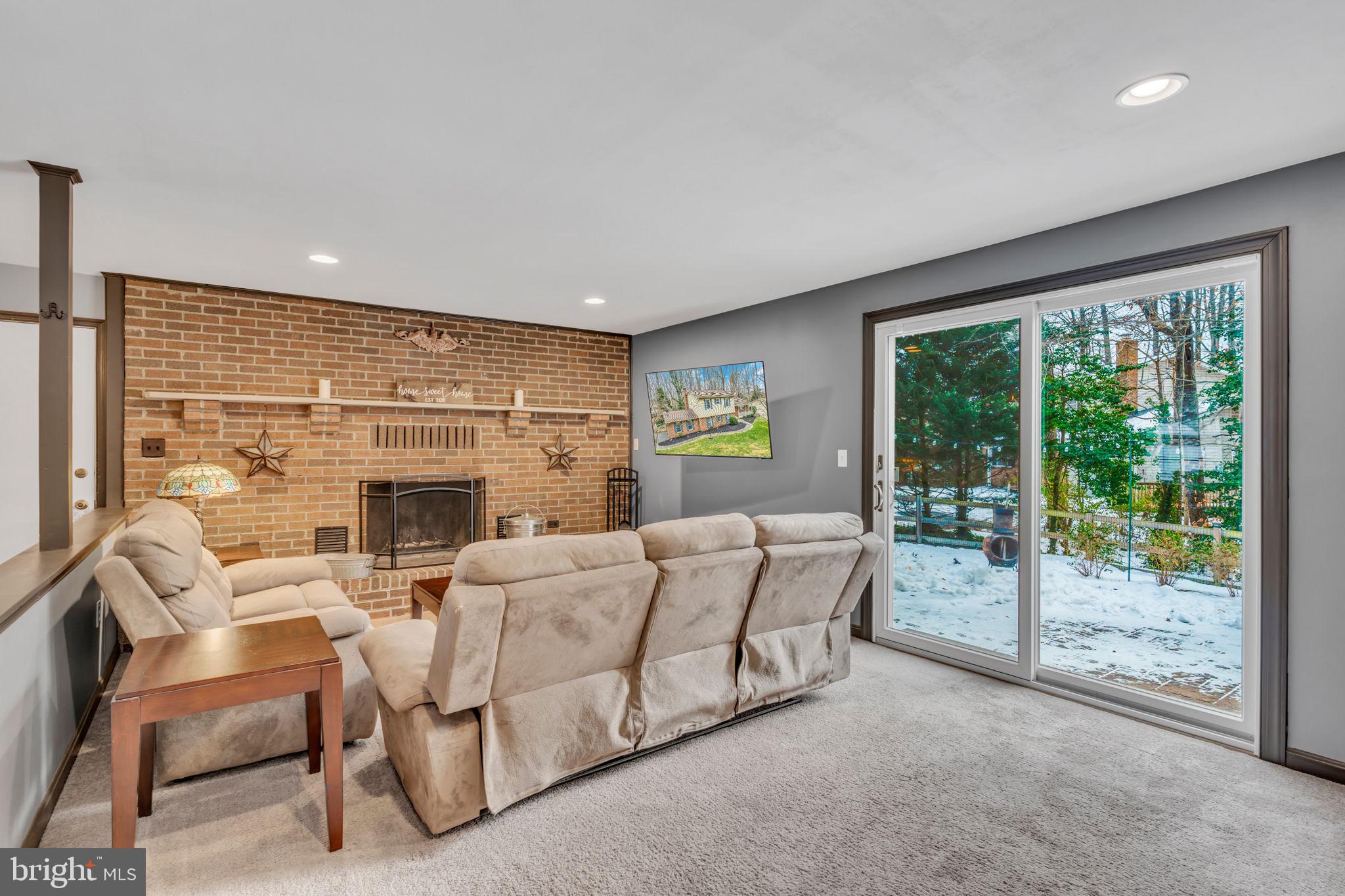 9811 Empire Ct
