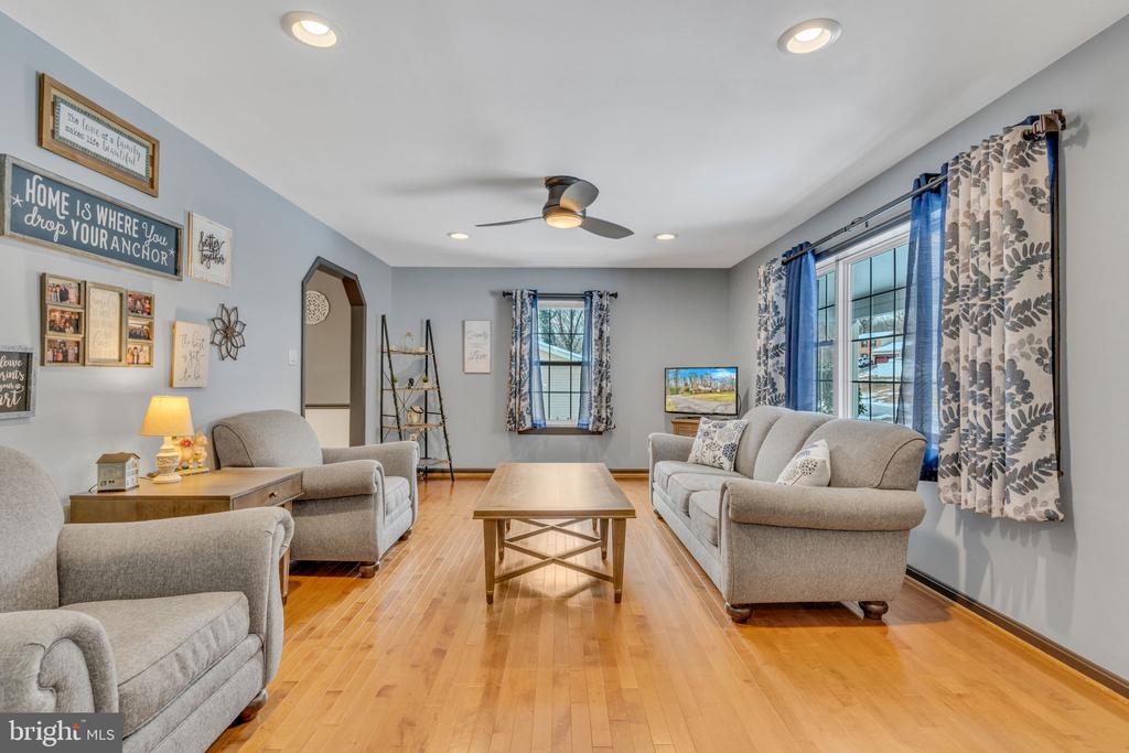 9811 Empire Ct