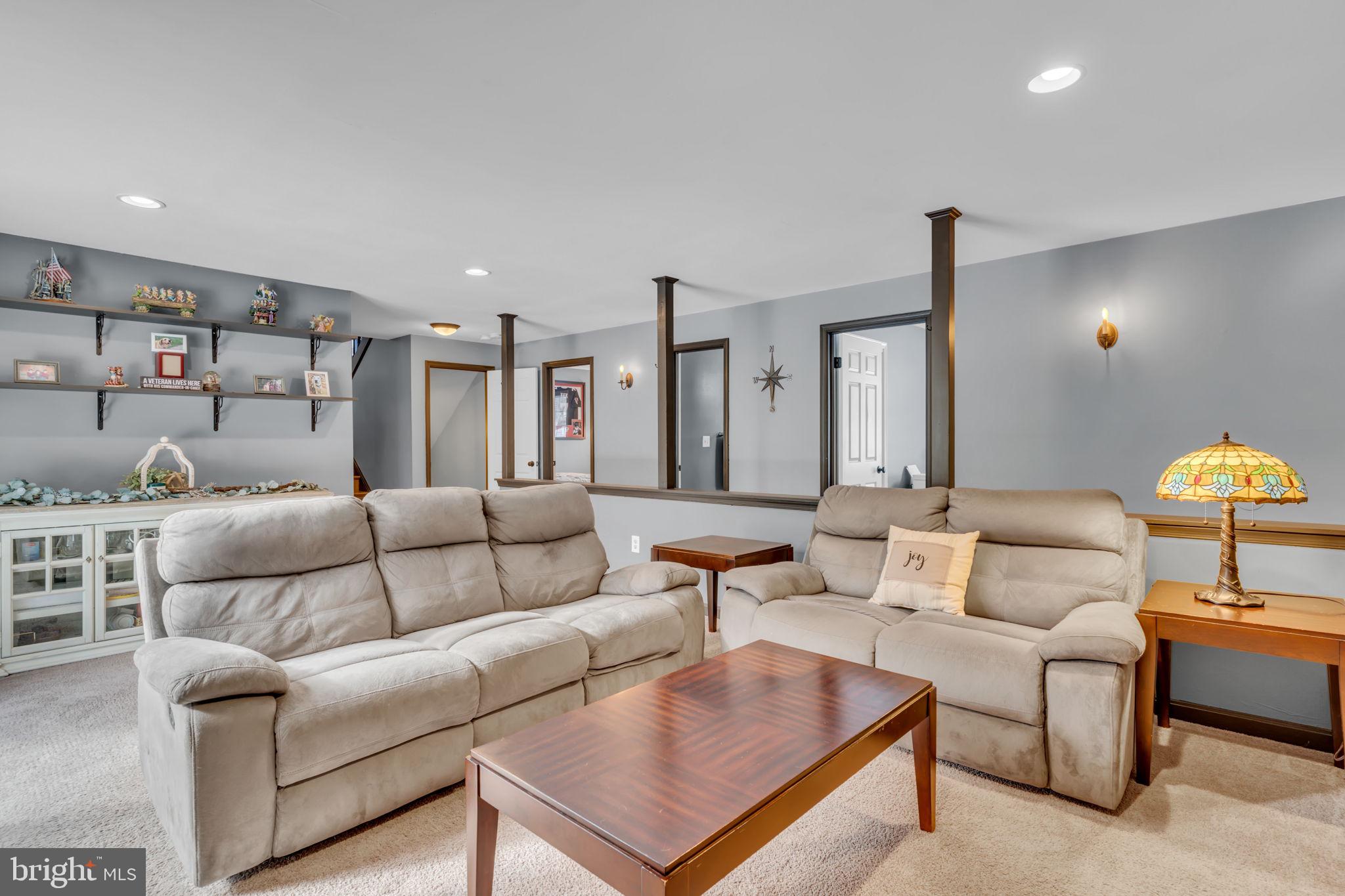 9811 Empire Ct