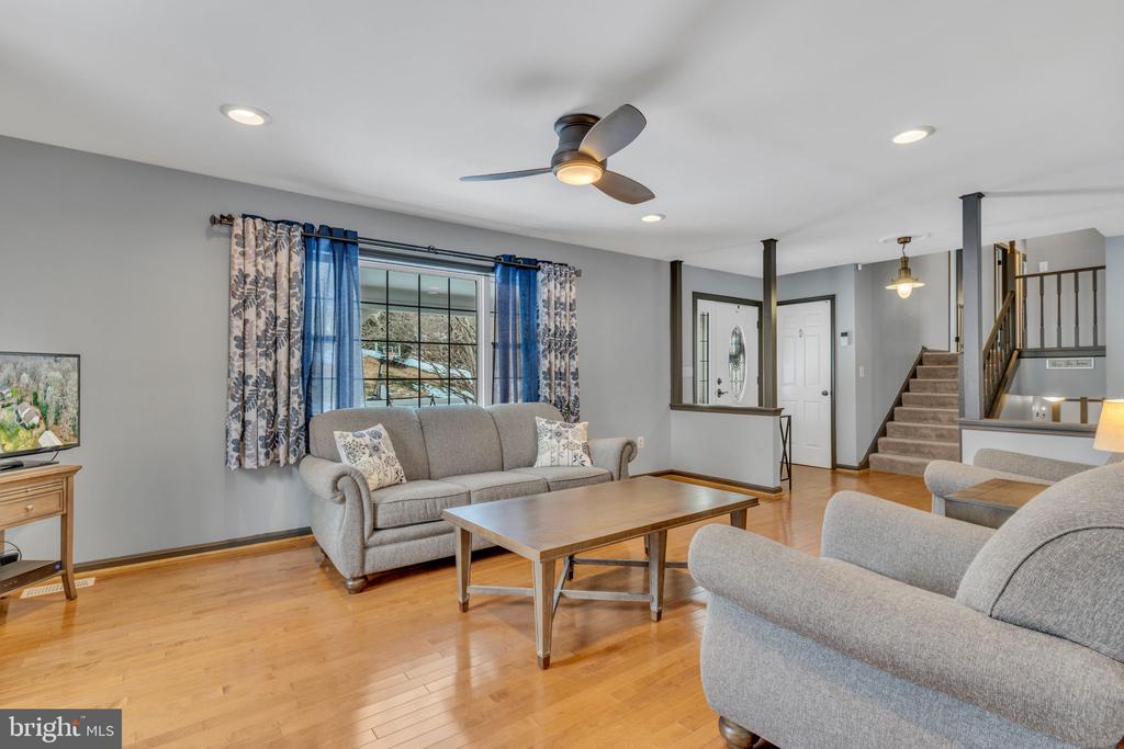 9811 Empire Ct
