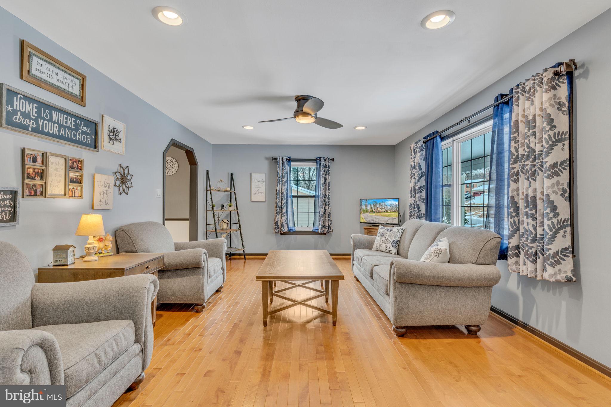 9811 Empire Ct