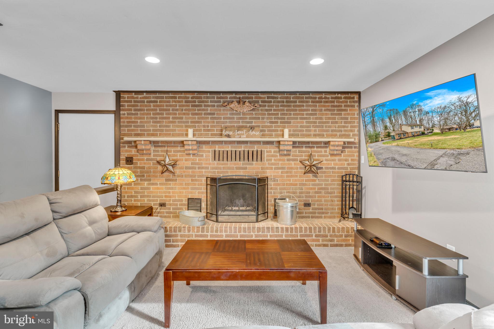 9811 Empire Ct