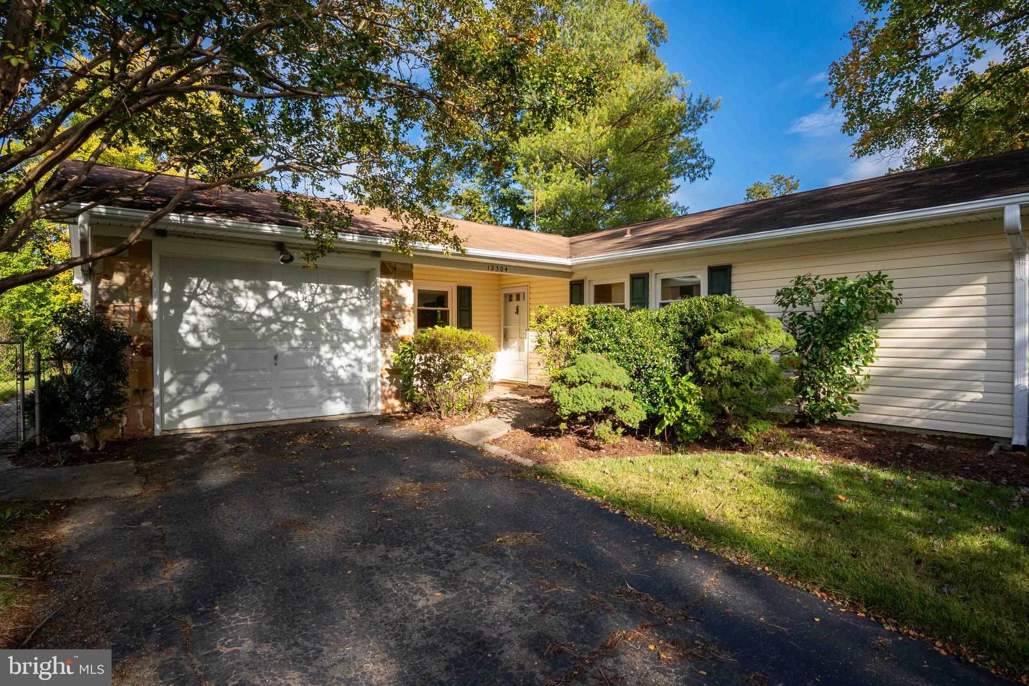12304 MANVEL LANE