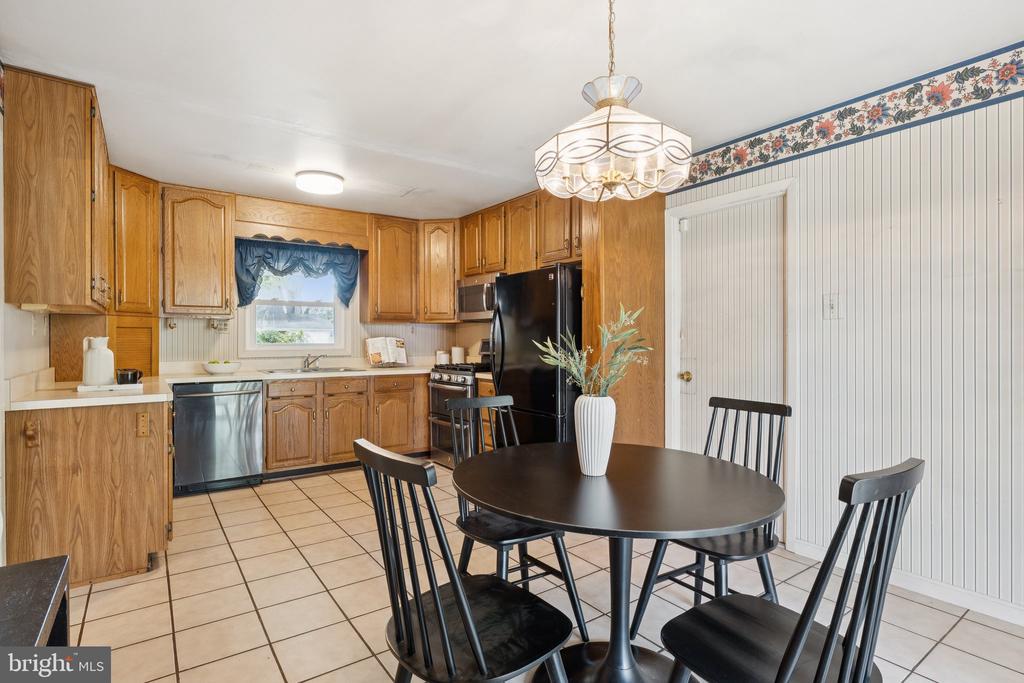 12304 MANVEL LANE