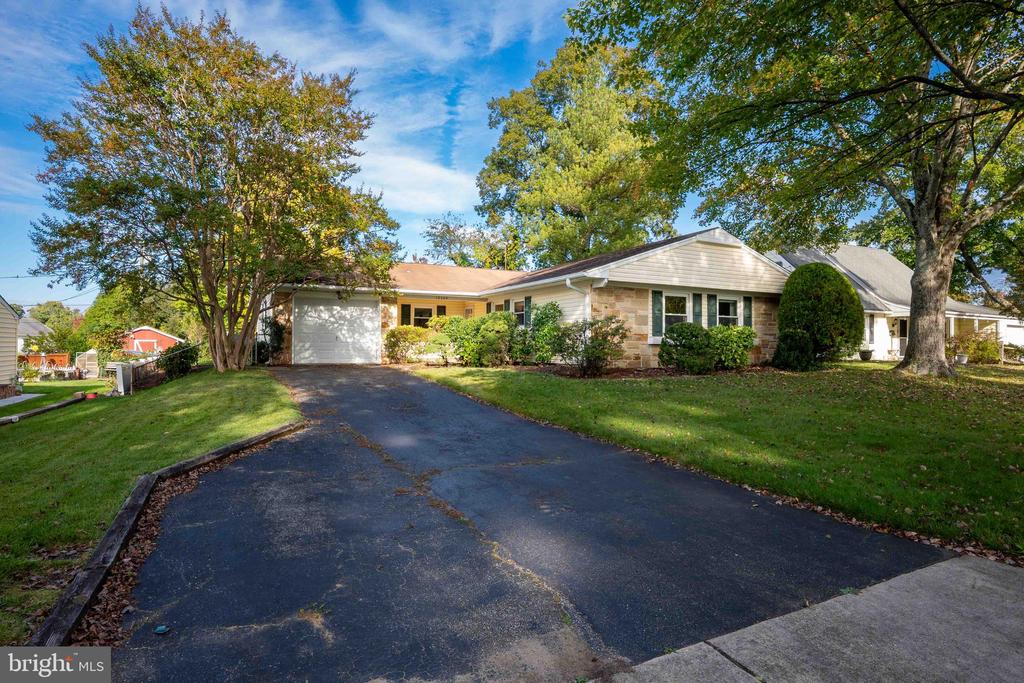 12304 MANVEL LANE