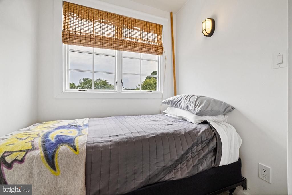 366 QUEEN ANNE ROAD