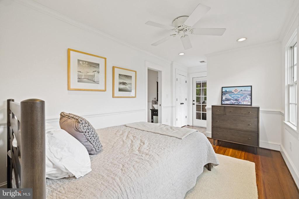 366 QUEEN ANNE ROAD