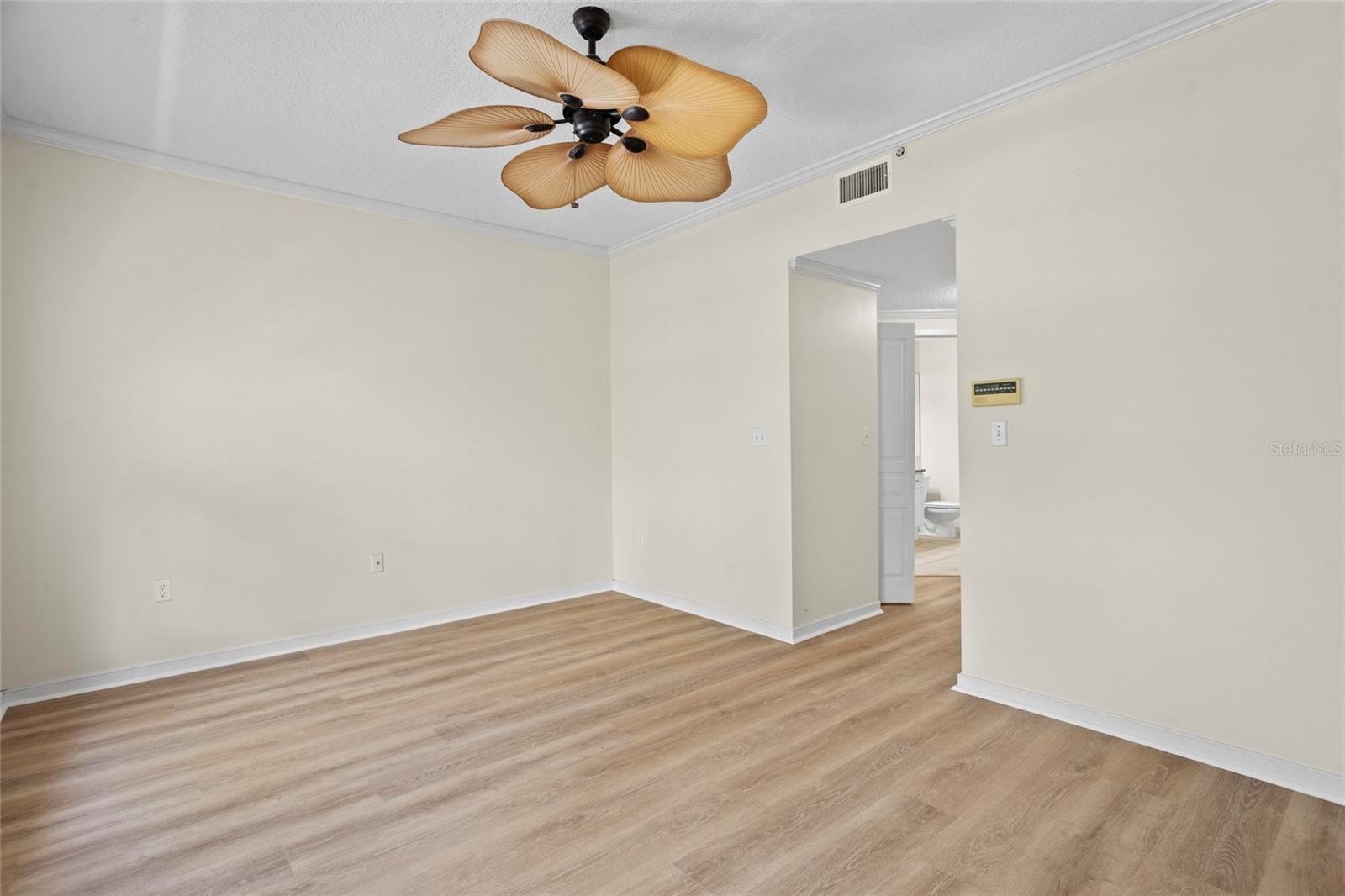 660 CELEBRATION AVE #250