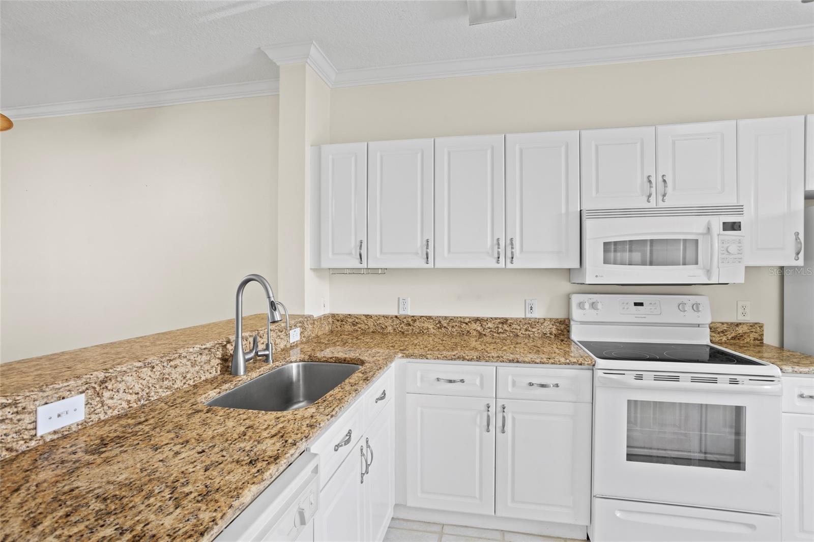 660 CELEBRATION AVE #250