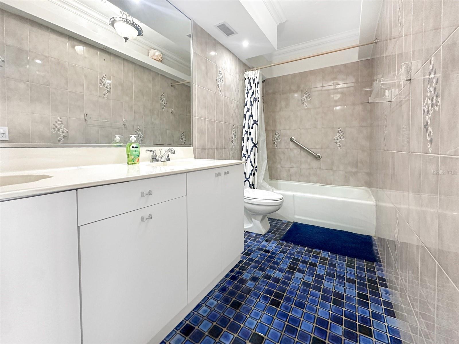 6165 AVE. ISLA VERDE #369