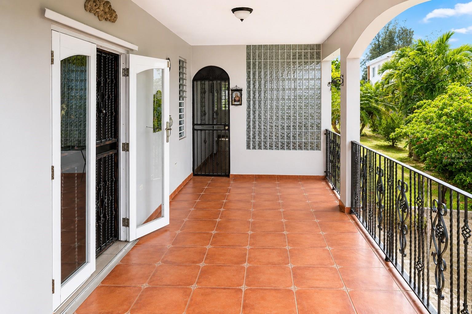 8466 CALLE LOS LUGO