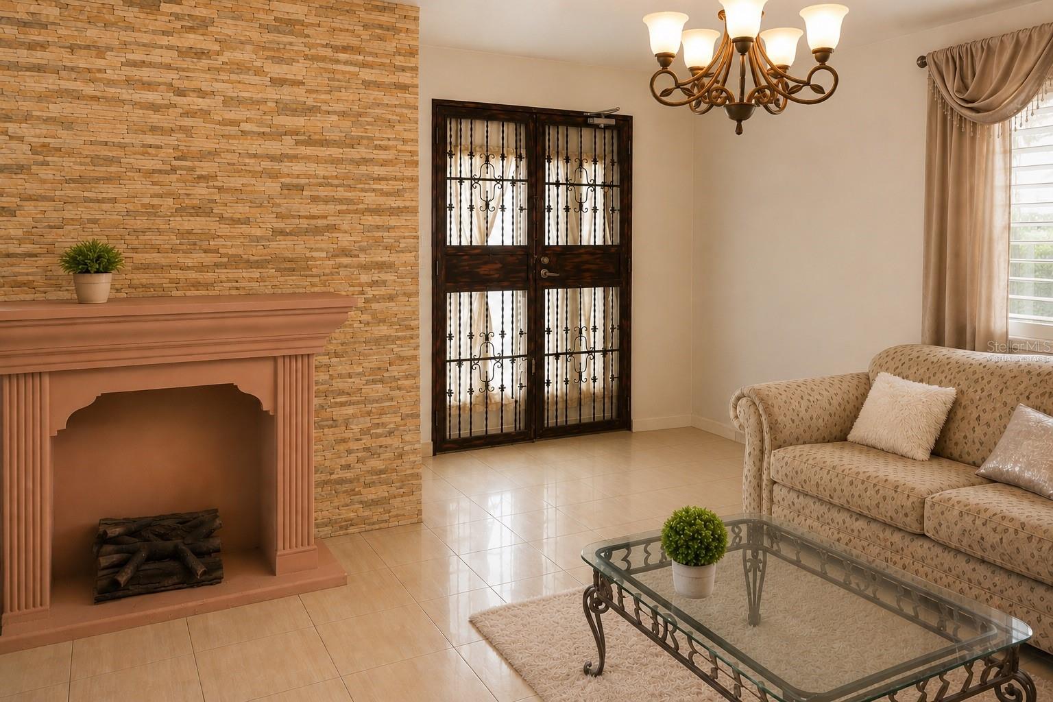 8466 CALLE LOS LUGO