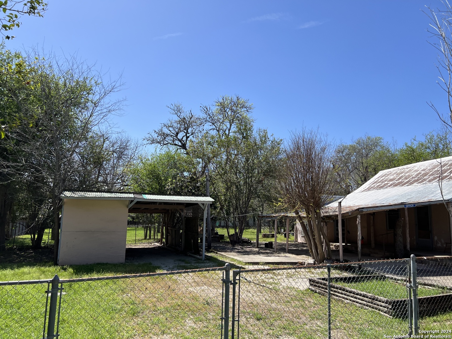 533 N HOUSTON AVE
