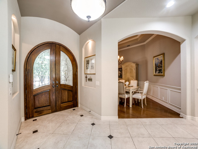 20214 VAN NEST CIR
