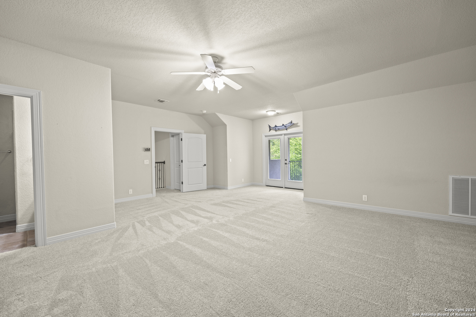 20214 VAN NEST CIR
