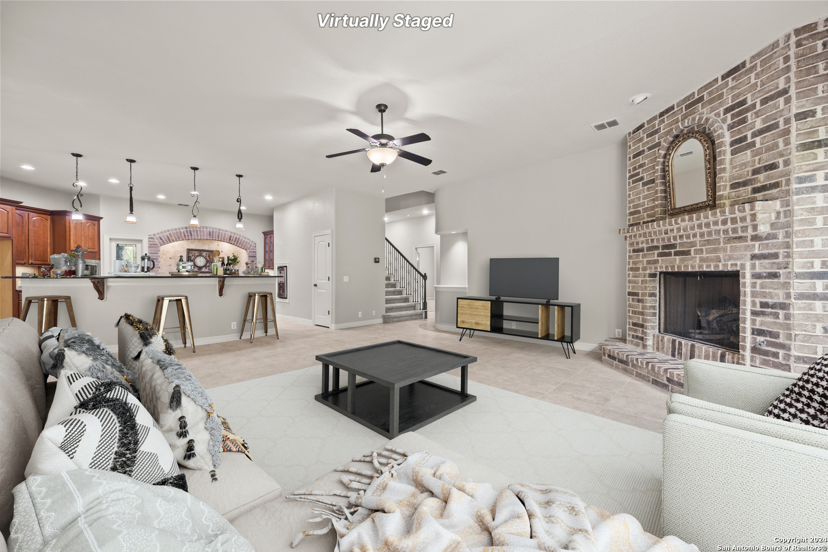 20214 VAN NEST CIR
