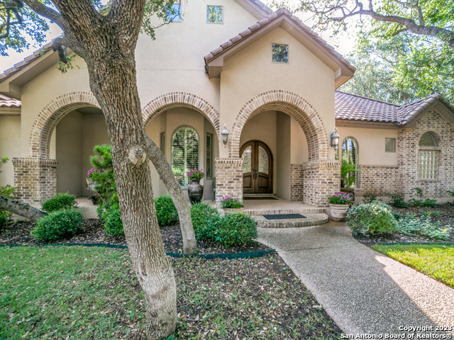 20214 VAN NEST CIR
