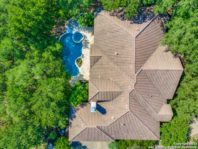 20214 VAN NEST CIR