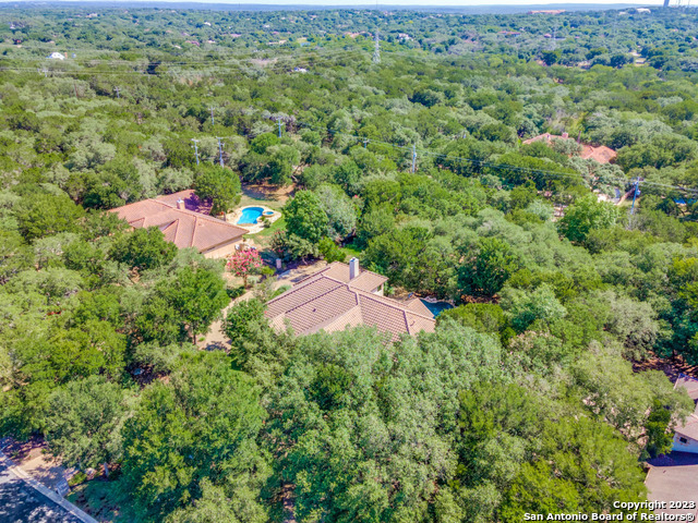 20214 VAN NEST CIR