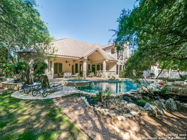 20214 VAN NEST CIR