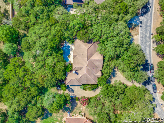 20214 VAN NEST CIR