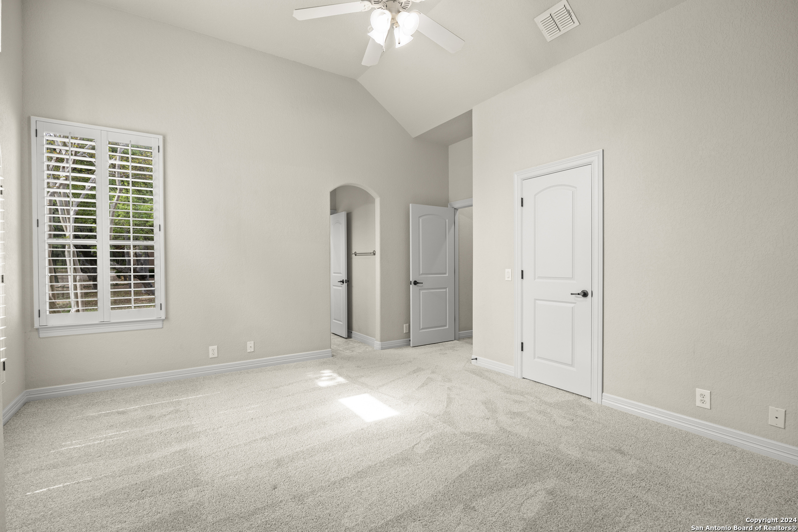 20214 VAN NEST CIR