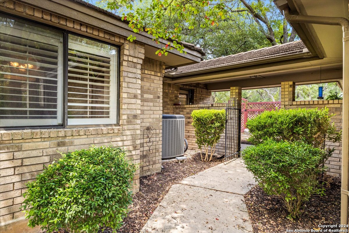 21250 FOREST WATERS CIR