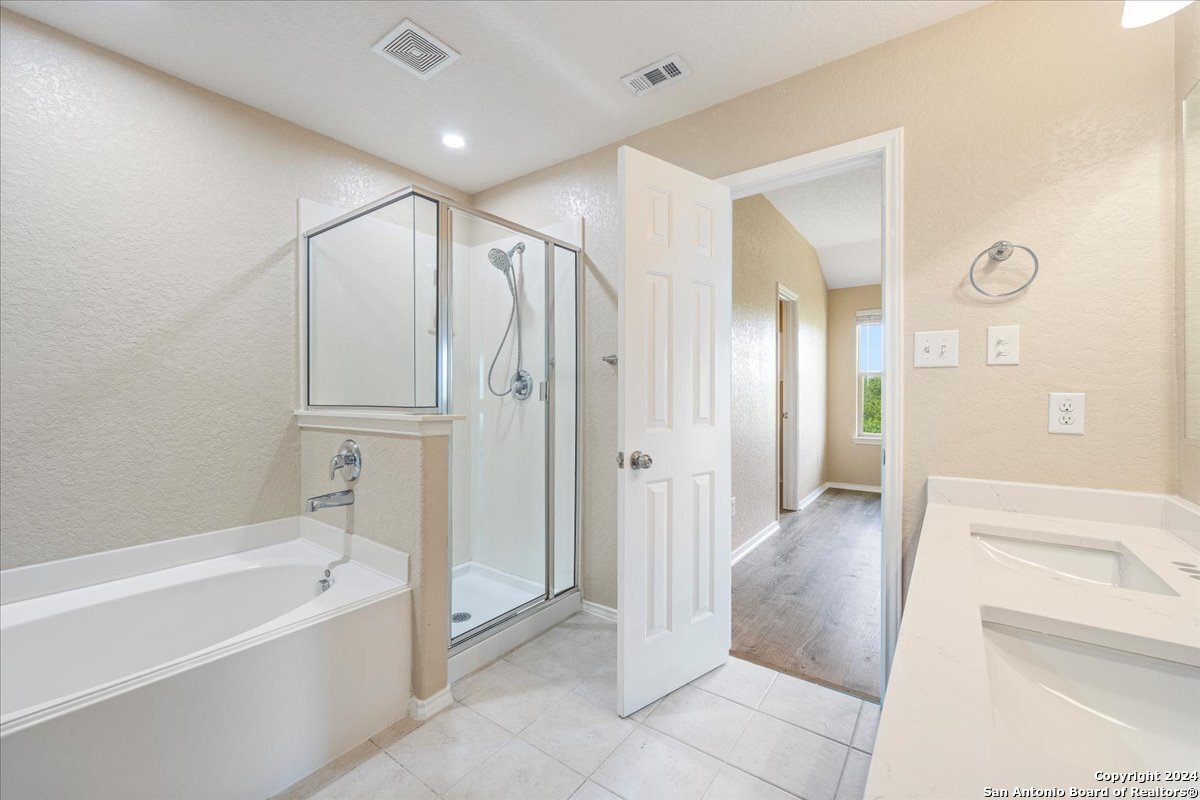 5202 Fountain Hill