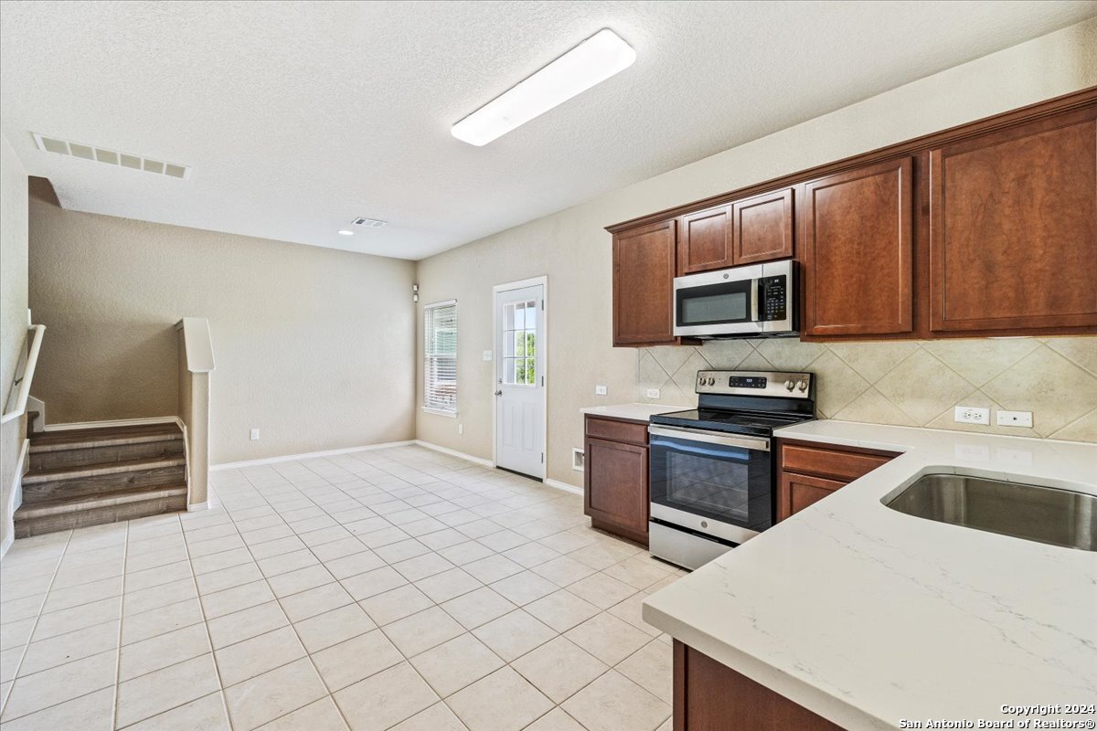 5202 Fountain Hill