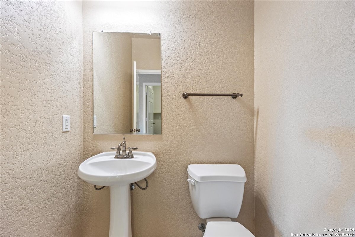 5202 Fountain Hill