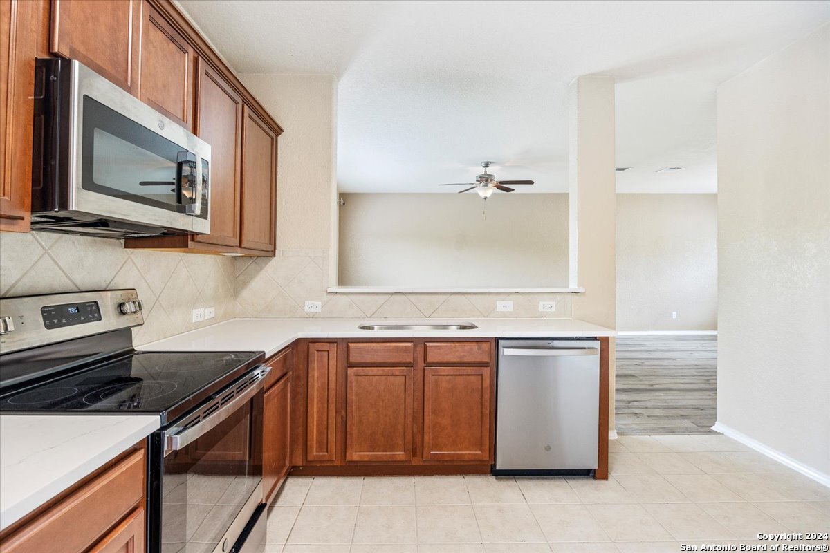 5202 Fountain Hill