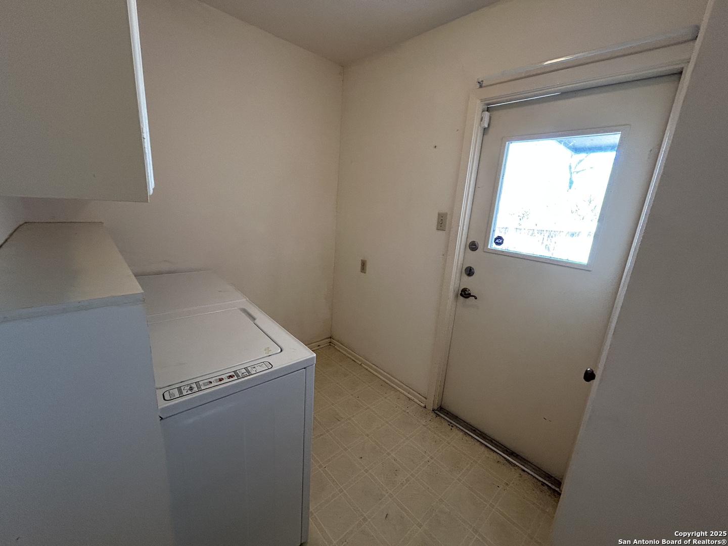 9838 Greentree