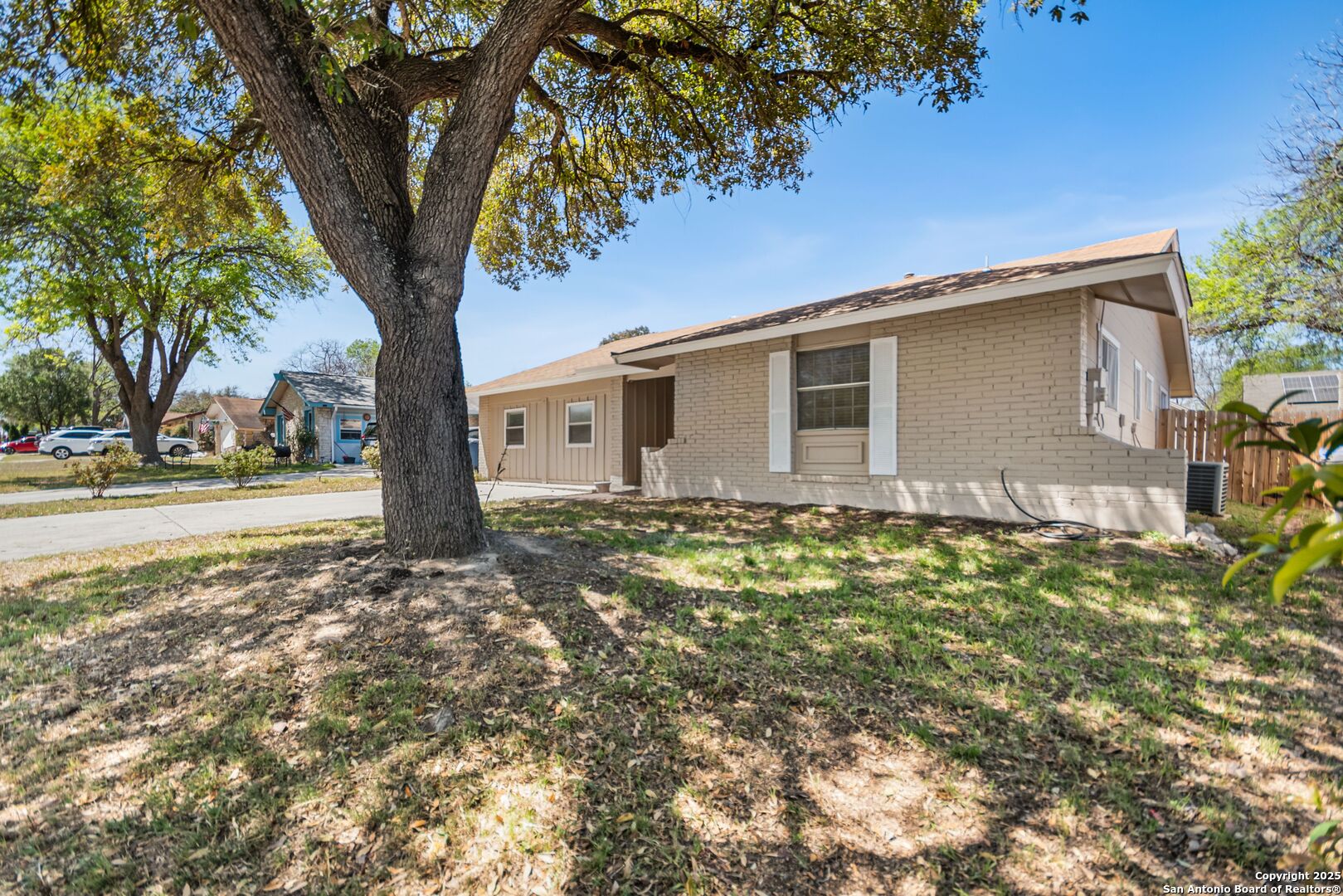 12027 El Sendero