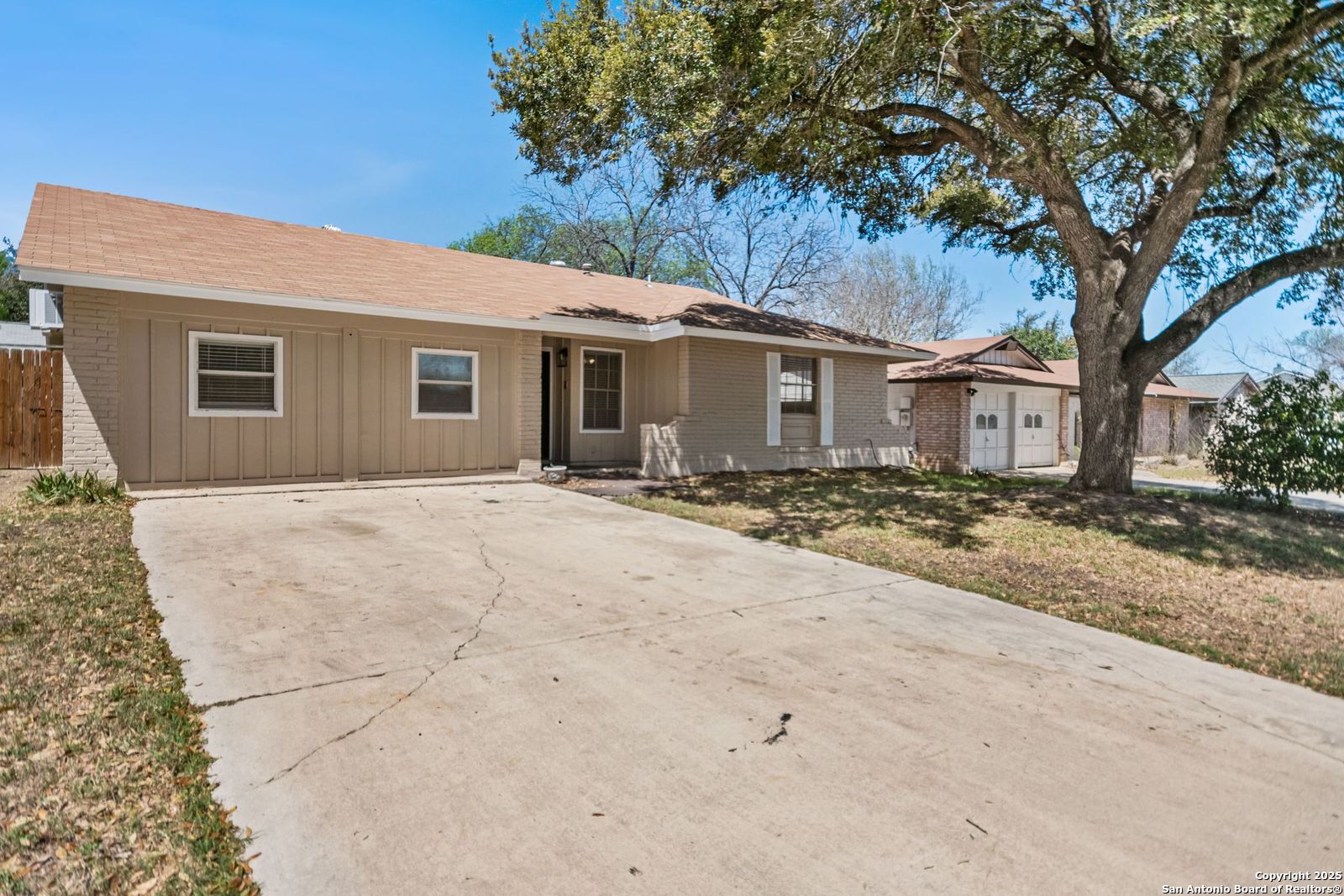12027 El Sendero