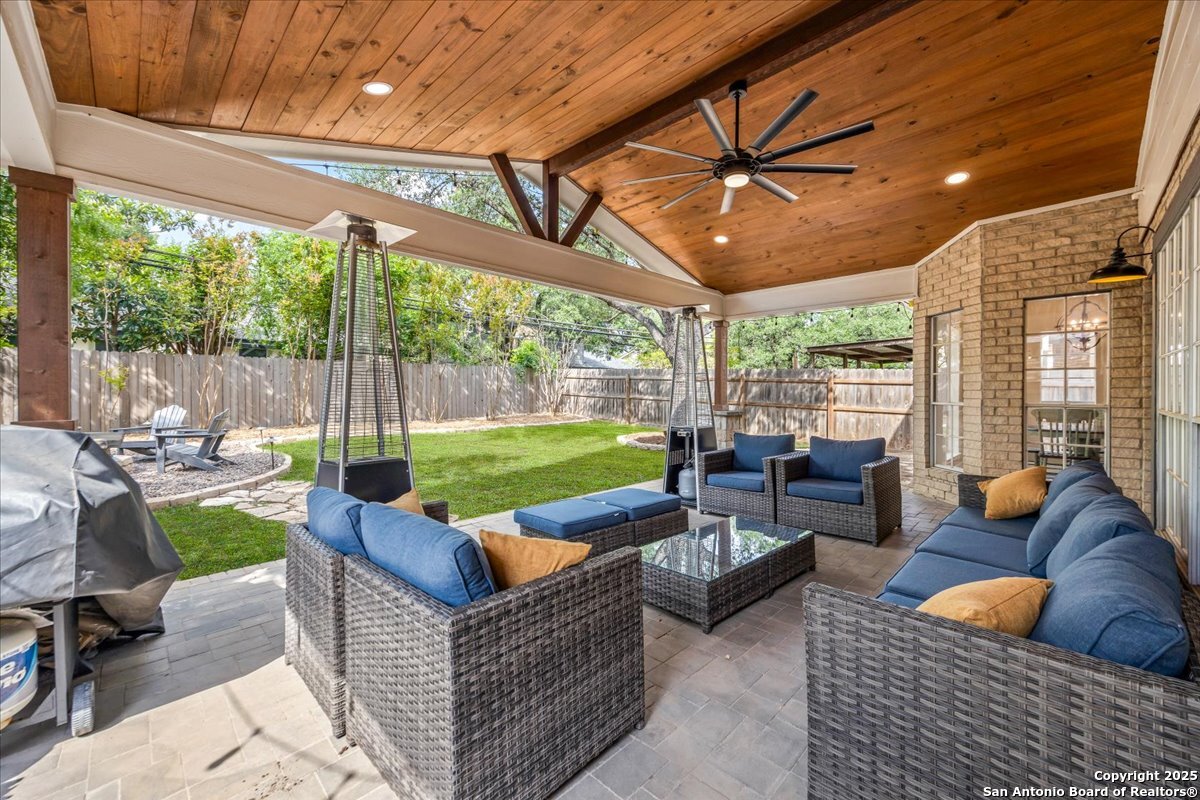 13822 Chittim Meadow