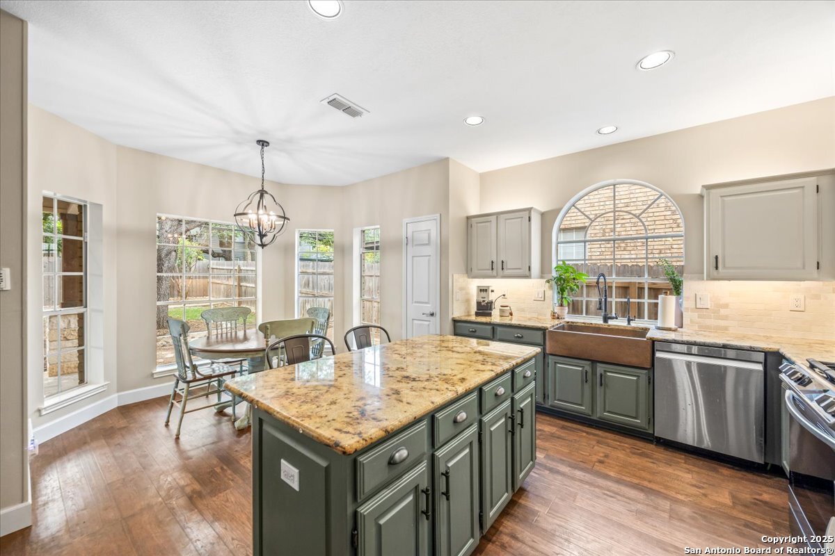 13822 Chittim Meadow