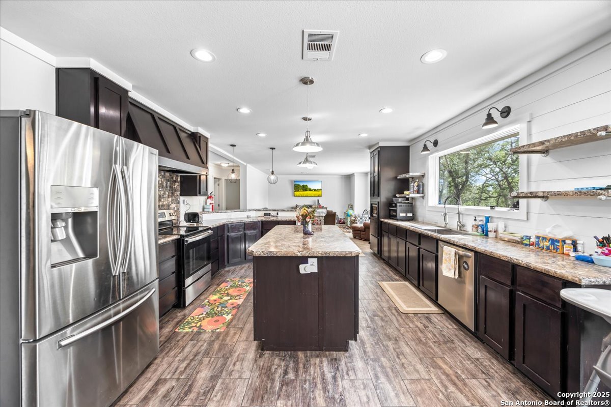 1291 Vivroux Ranch