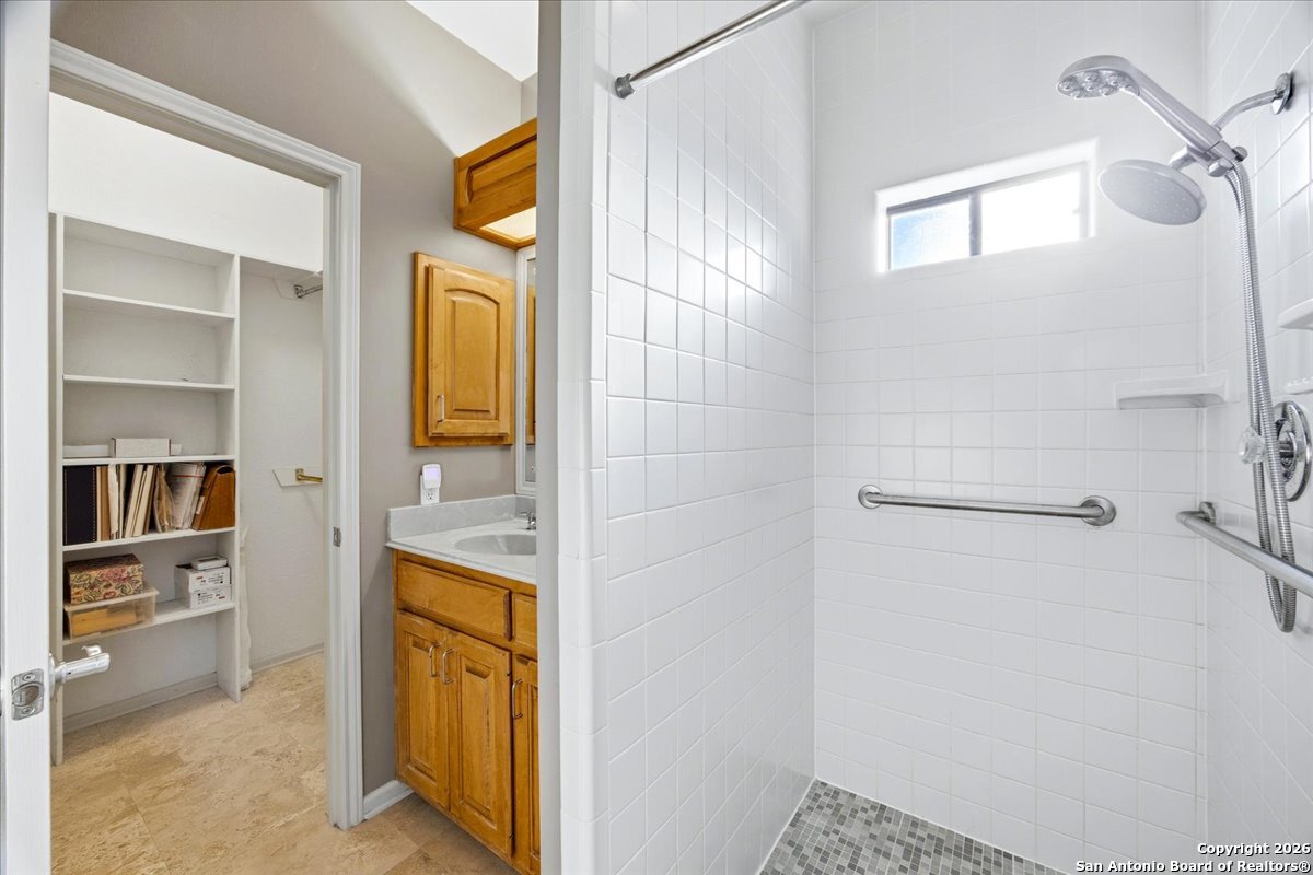 21655 Valley Park