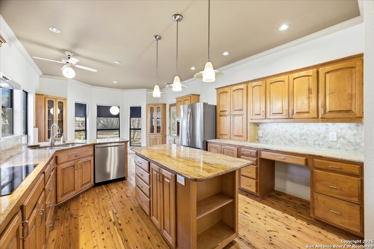 21655 Valley Park