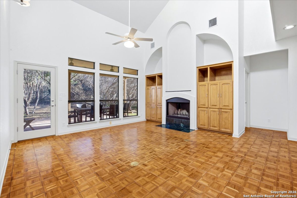21655 Valley Park